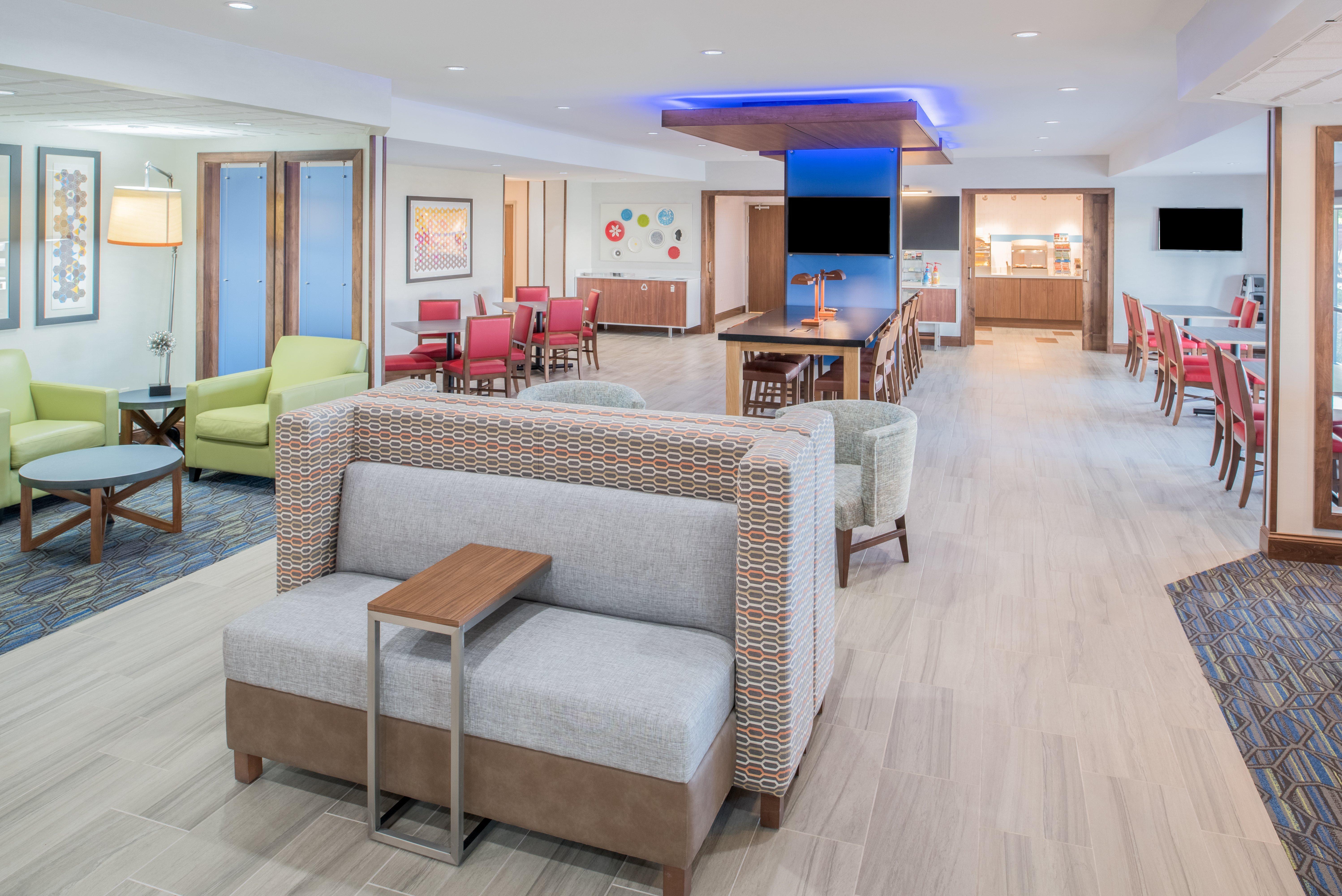 Holiday Inn Express Hotel & Suites Bismarck By Ihg Eksteriør bilde