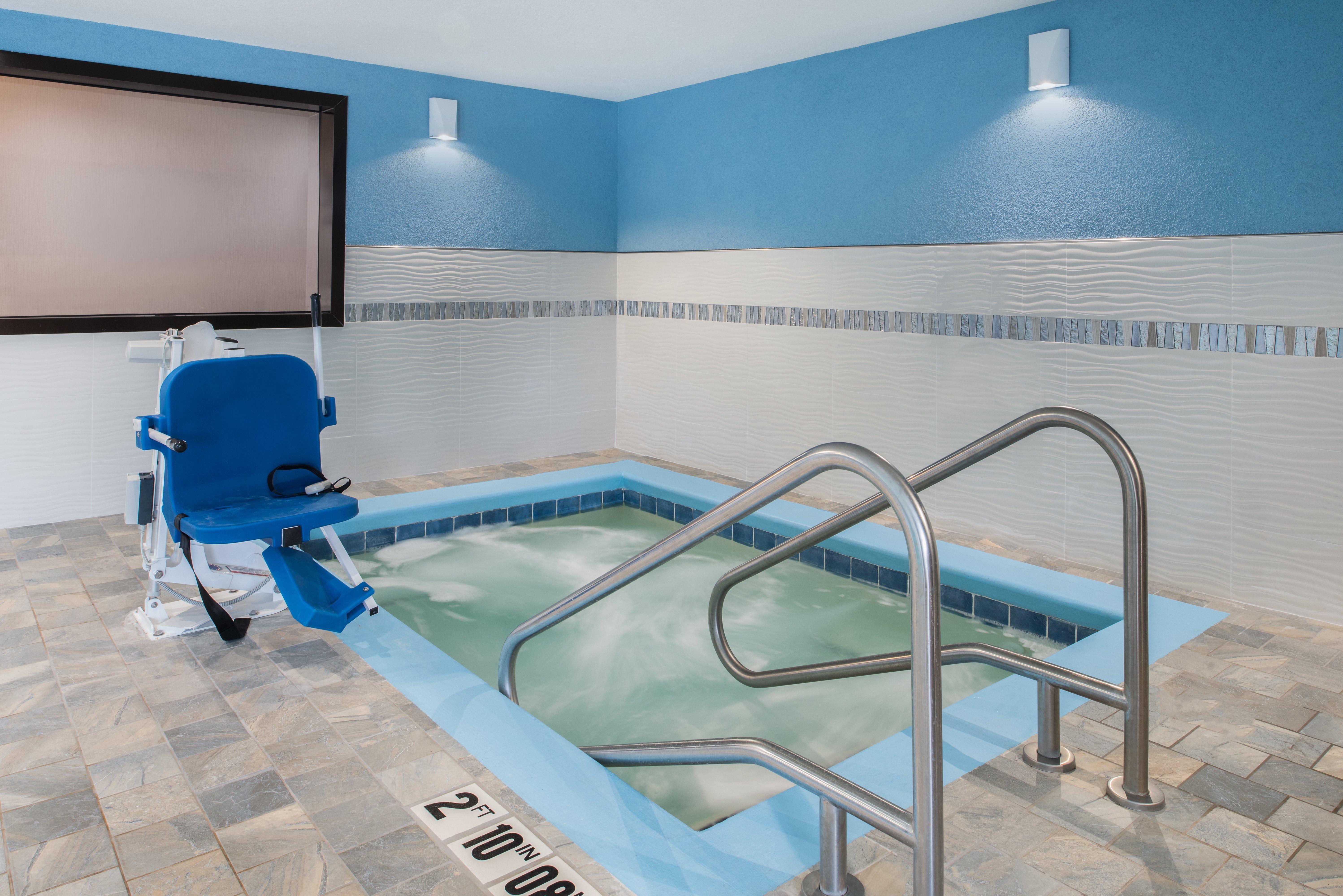 Holiday Inn Express Hotel & Suites Bismarck By Ihg Eksteriør bilde