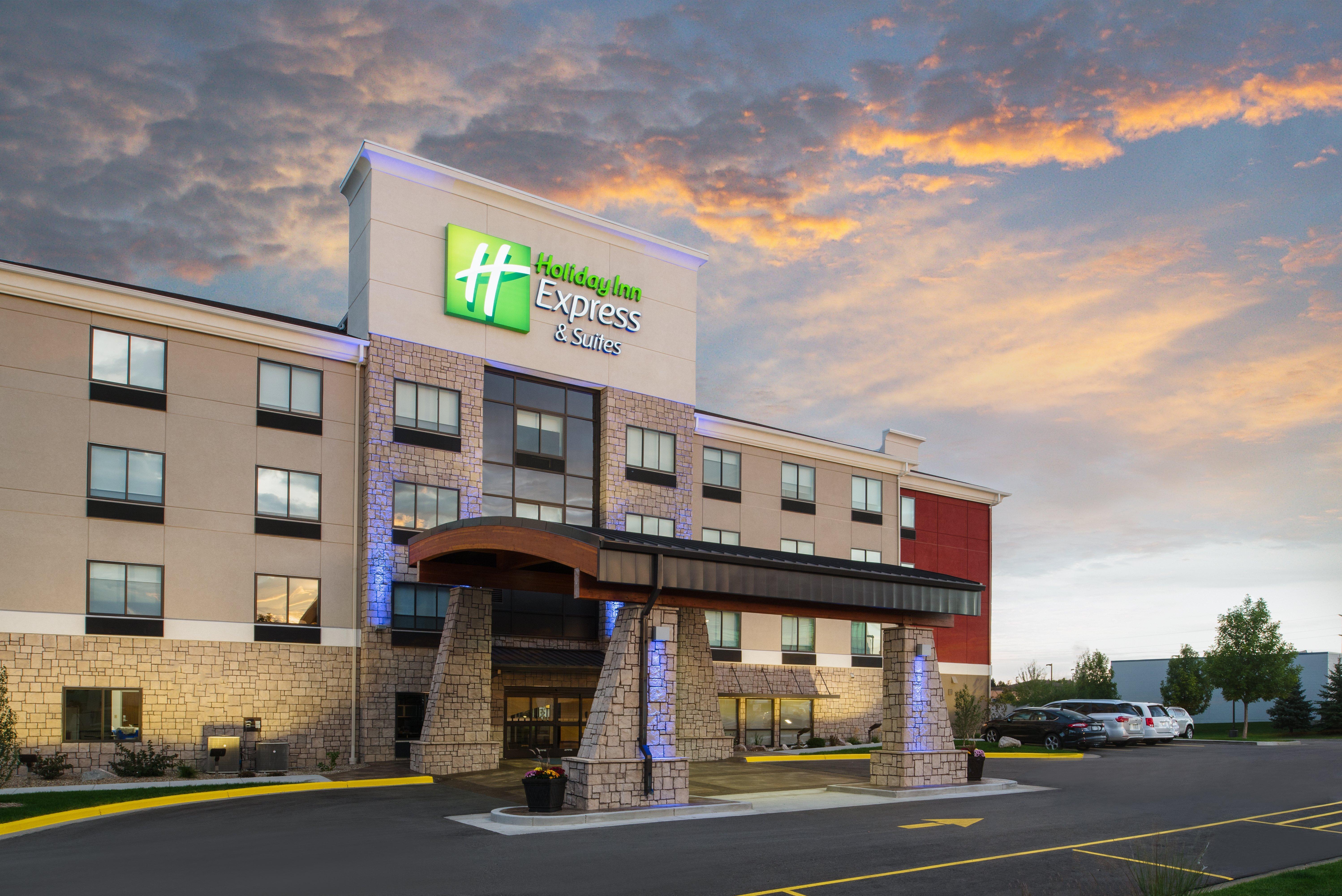 Holiday Inn Express Hotel & Suites Bismarck By Ihg Eksteriør bilde