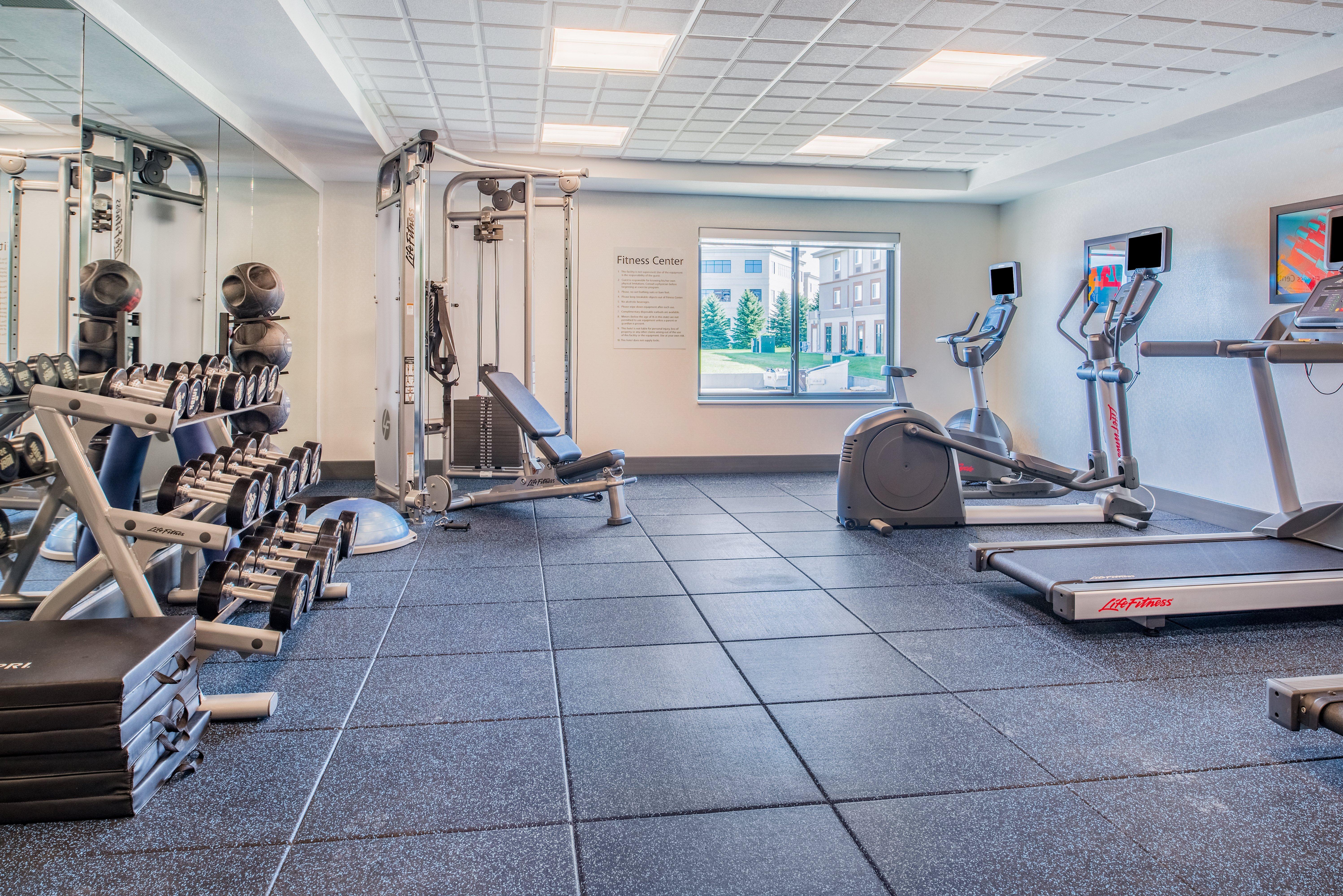 Holiday Inn Express Hotel & Suites Bismarck By Ihg Eksteriør bilde
