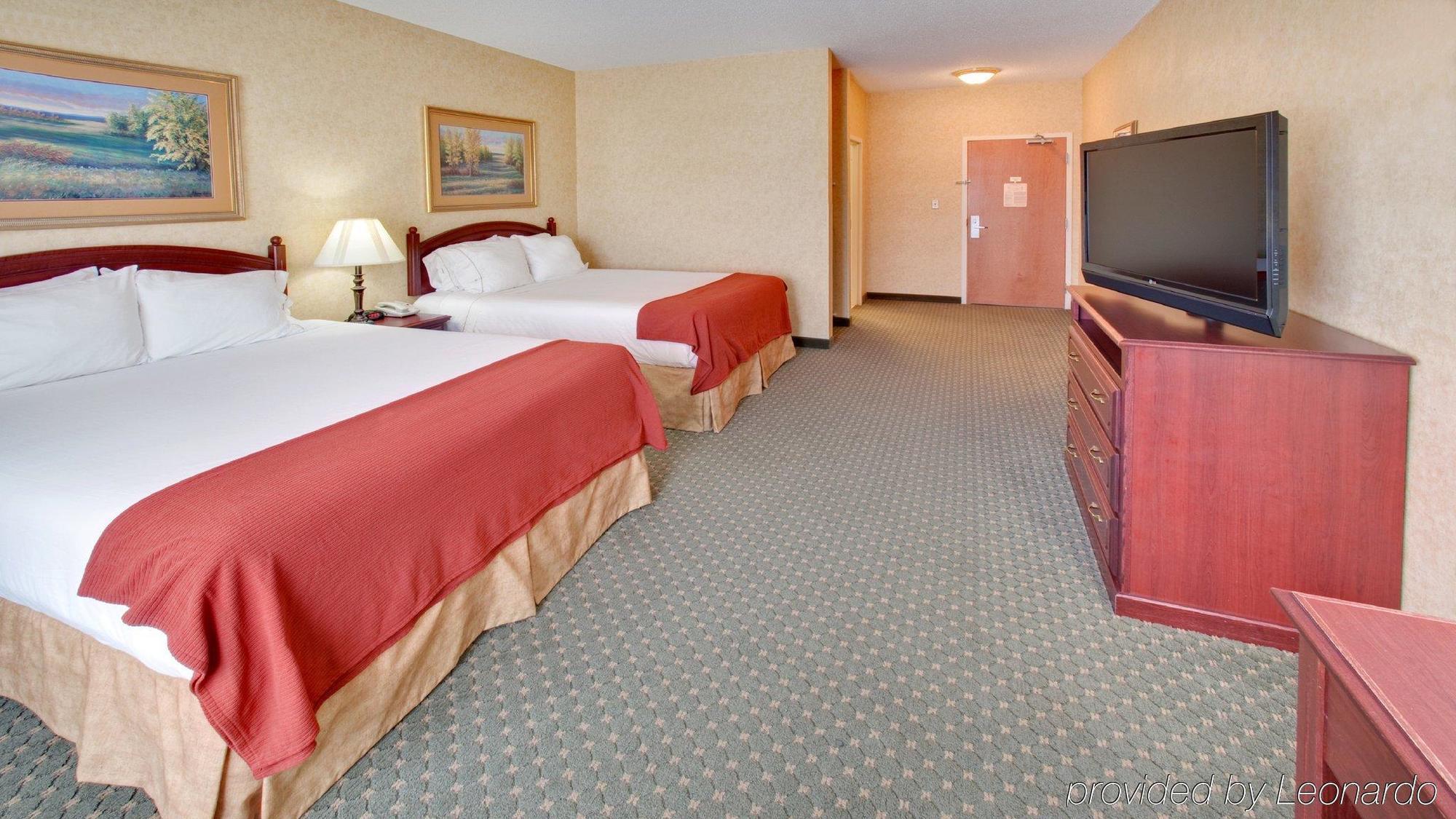 Holiday Inn Express Hotel & Suites Bismarck By Ihg Rom bilde
