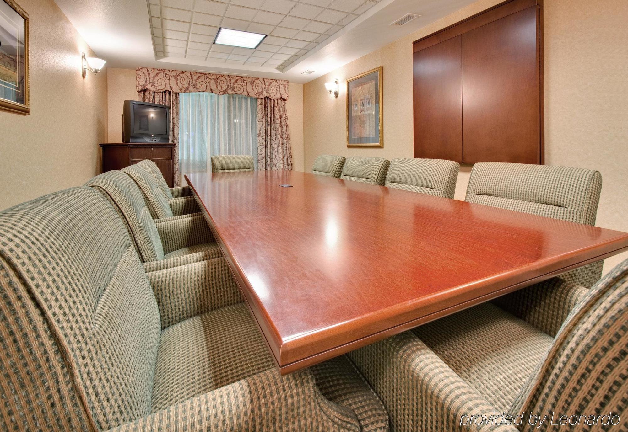 Holiday Inn Express Hotel & Suites Bismarck By Ihg Fasiliteter bilde