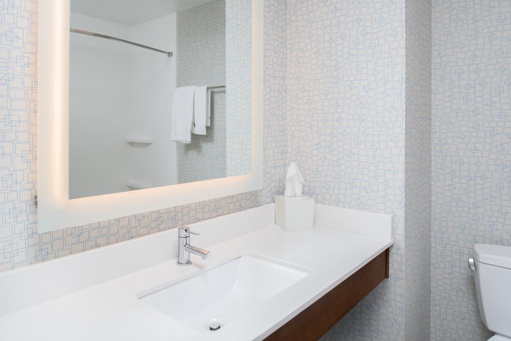 Holiday Inn Express Hotel & Suites Bismarck By Ihg Eksteriør bilde